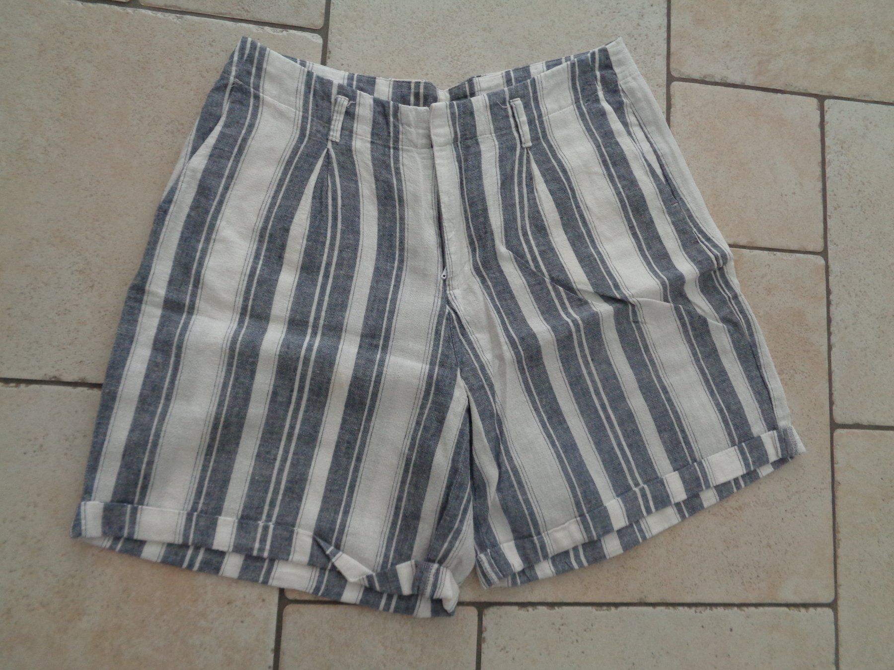 Esprit Pantaloni: Shorts  Esprit  Grösse 36 – Usato da Kreuzlingen venduto da Robi-2003
