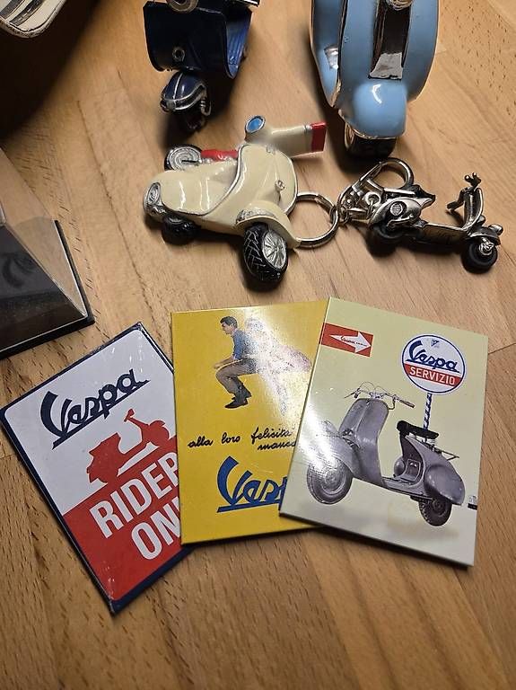 Spielzeuge: Diverse Vespa Artikel – Gebraucht aus Wallisellen von thehirsch 3