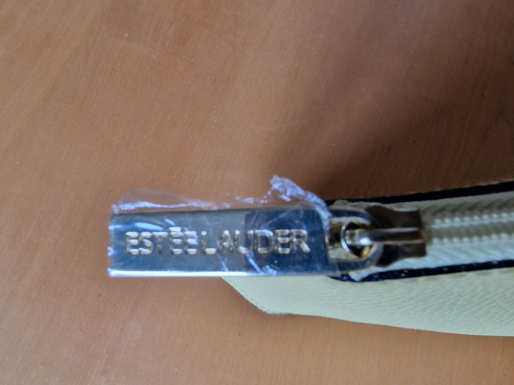 Estée Lauder Custodie per cosmetici: Neu / Estée Lauder Nécessaire / Schminktäschli – Nuovo (secondo la descrizione) da Aesch BL venduto da Sommer755 2