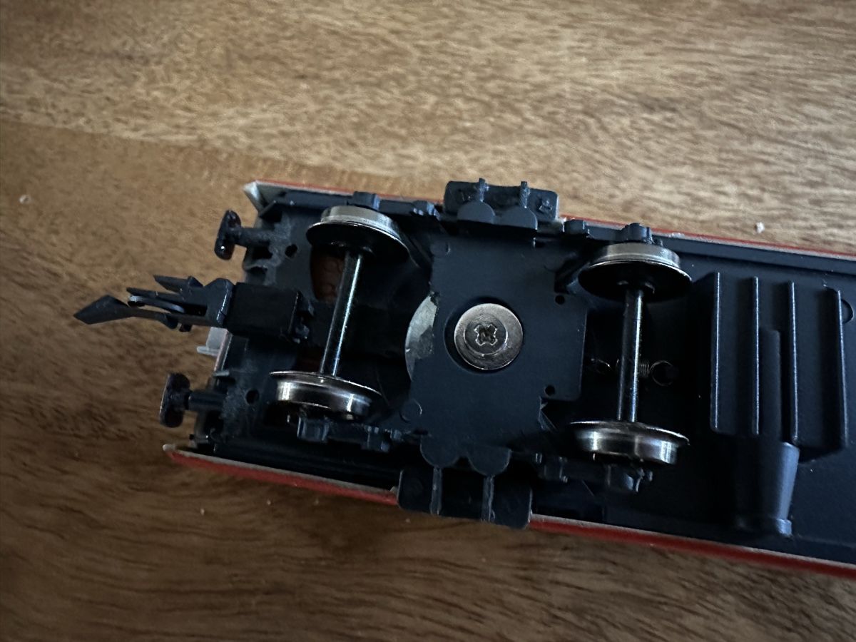 Liliput Modelleisenbahnen: Liliput SBB Swiss Express EW III A – Gebraucht aus Sissach von  7