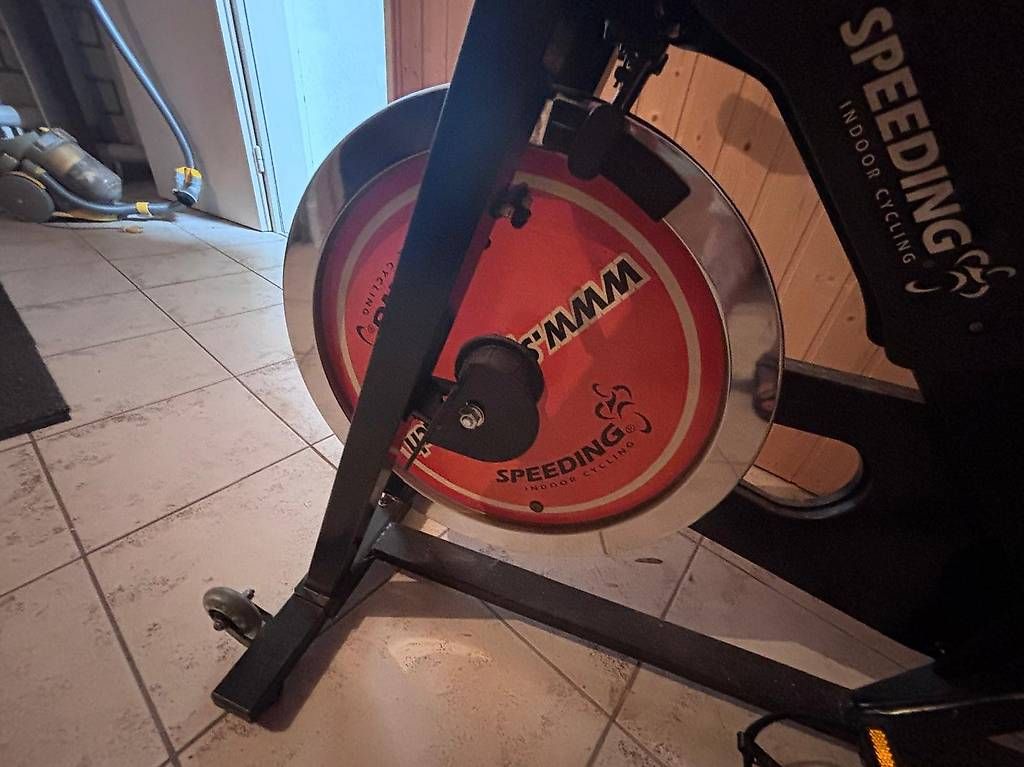 Hometrainer: Spinning Velo fast nicht gebraucht – Usato da Schmitten FR venduto da inf_ctm9 2