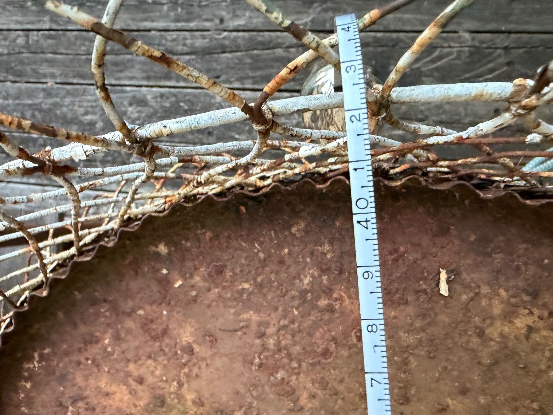Tavoli: kleine antike Metallkonsole – Usato da Uster venduto da dorni20 5