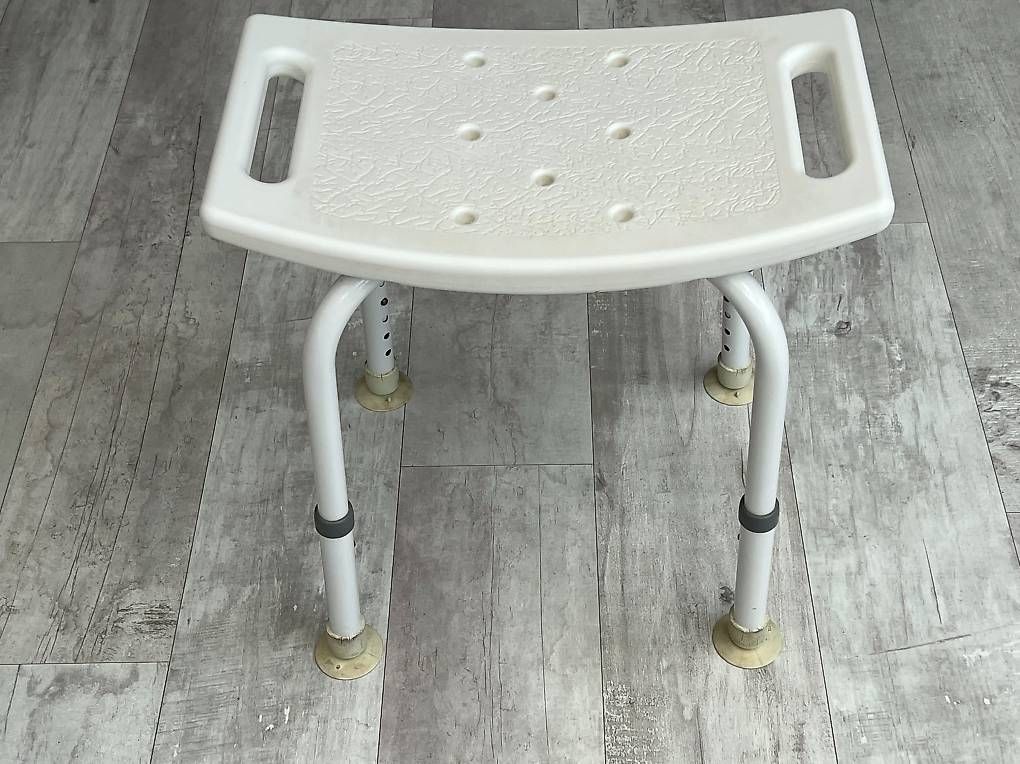 Hocker: Duschhocker Duschsitz – Gebraucht aus Leuggern von Maceio100