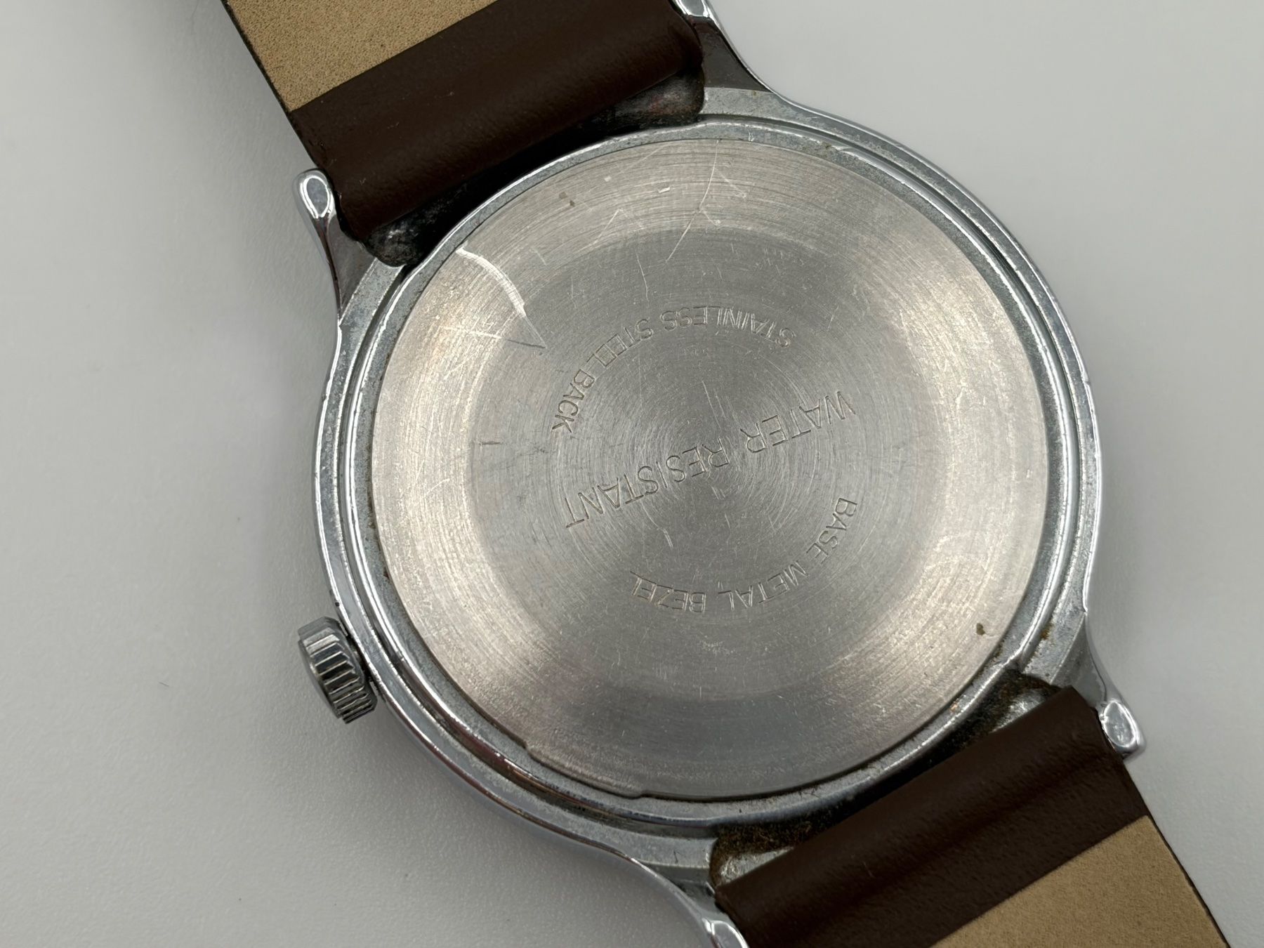 Timex Montres: Timex Handaufzug Day-Date Vintage – D'occasion à Unterentfelden par JG2026 2