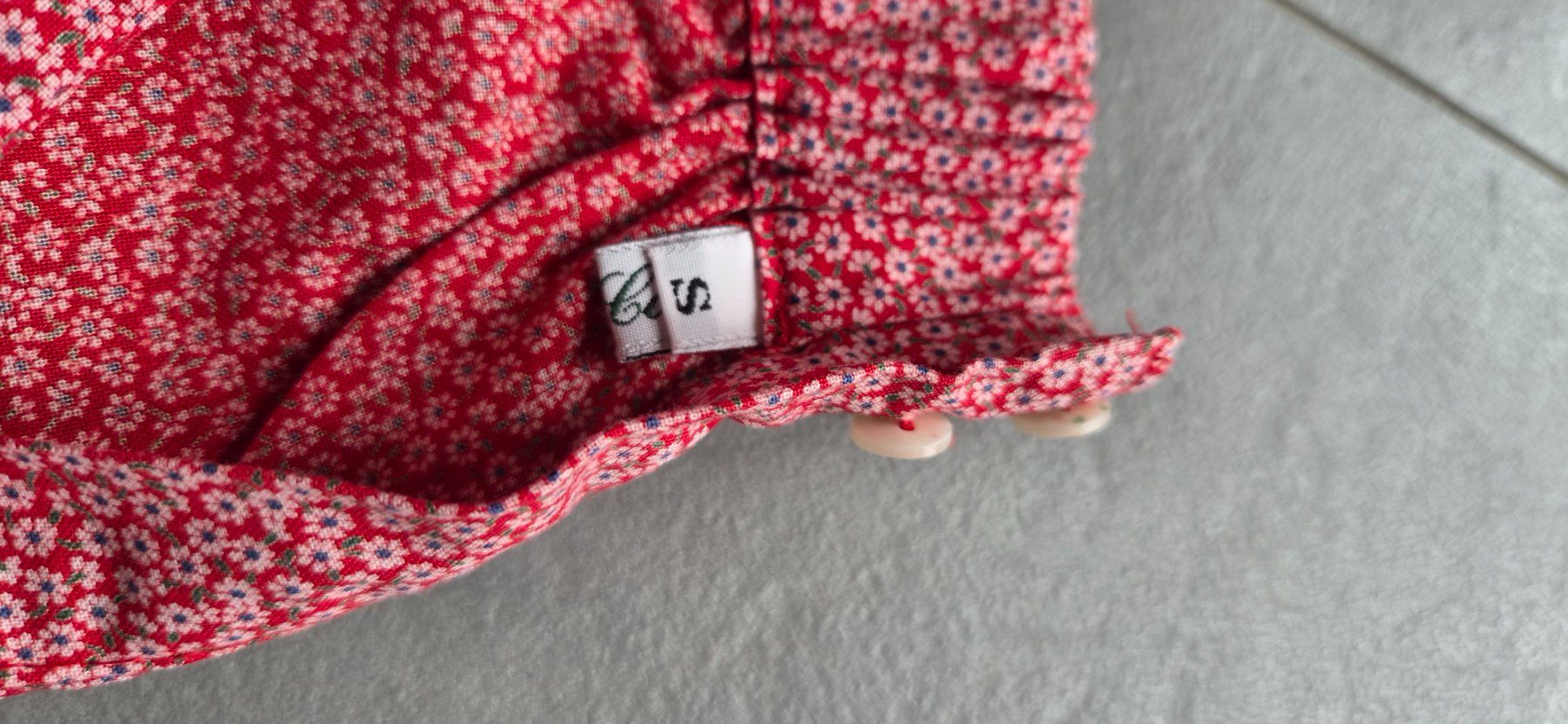 Pantaloni: Short en coton léger, taille S – Usato da vufflens la ville venduto da Veuveclicquot 2