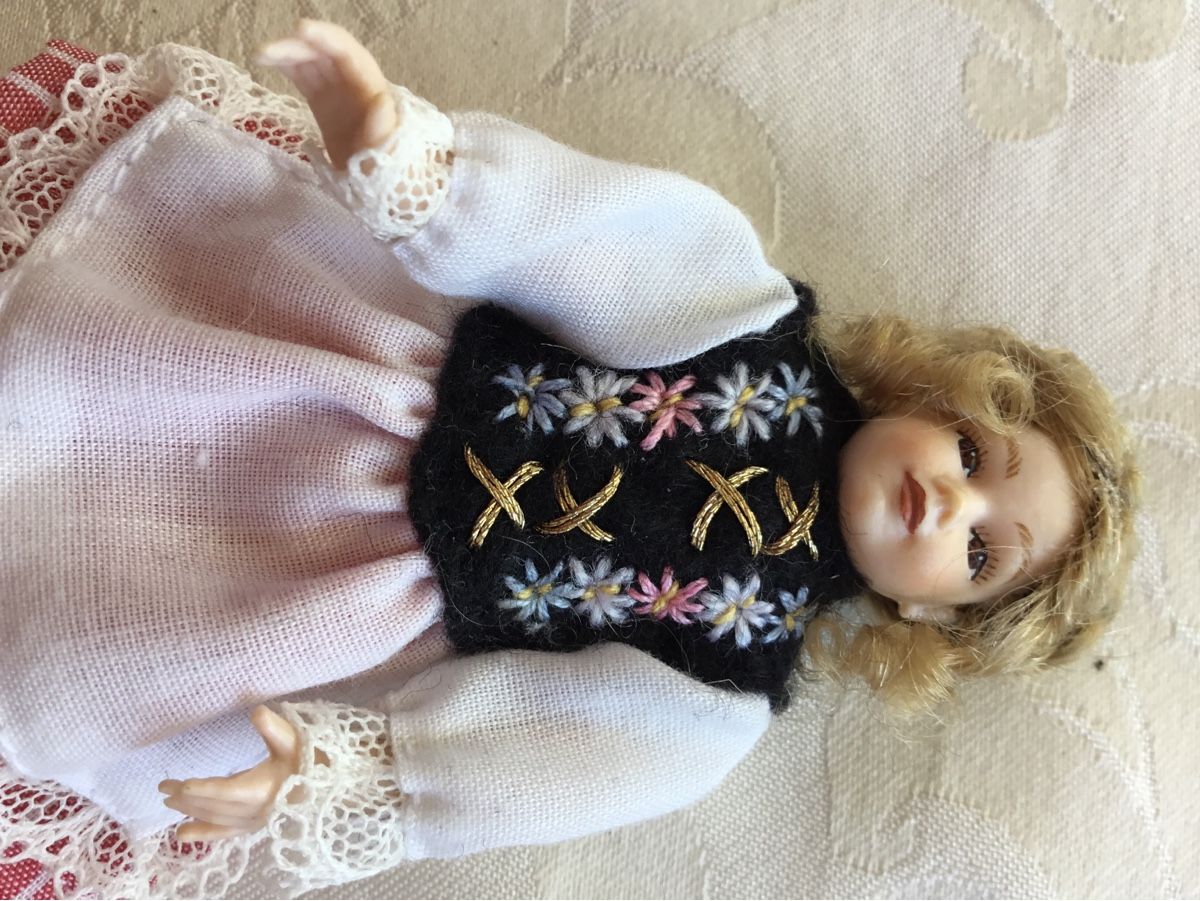 Case e mobili per bambole: Älteres Heidi Ott Mini Puppenstuben Püppchen – Usato da St. Gallen venduto da chamilla 4
