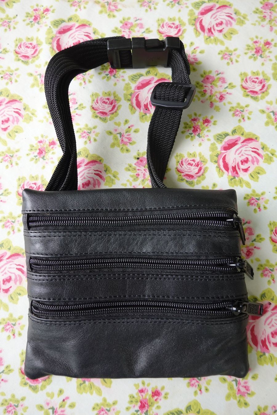 Taschen: Geldgürtel Pack Easy Lederimitat schwarz Bauchtasche – Gebraucht aus Jona von simongarden