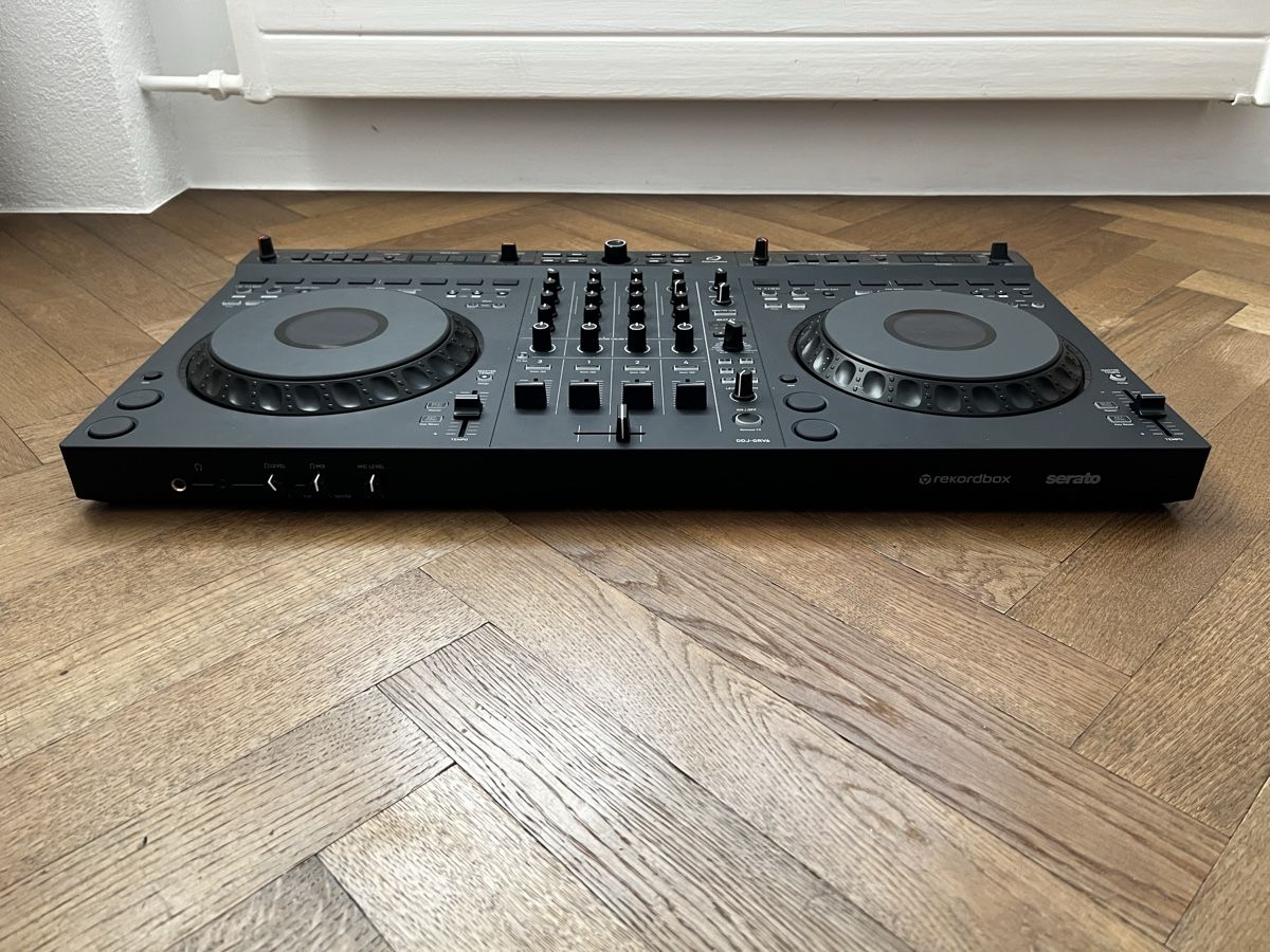 Pioneer Platines de mixage: Alphateta DDJ GRV6 + Decksaver – Neuf (Voir description) à Fribourg par cle_8t89 4