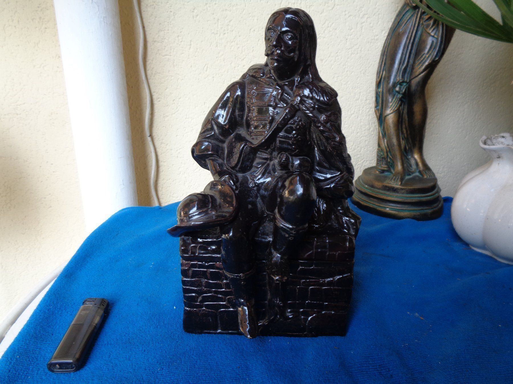 Statuette: Grosse Keramikfigur -Behälter – Usato da Camorino venduto da Hunpete