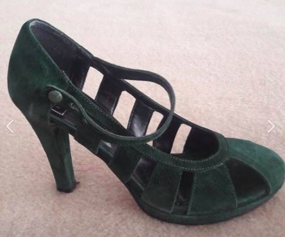 Sisley Scarpe da donna: Sandalo in velluto verde – Usato da Baar venduto da fla_v78d 1