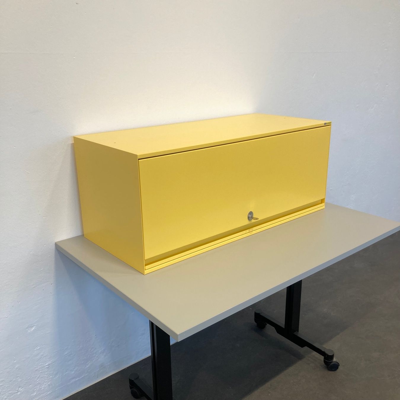 Lista Armadi: Lista Office LO Locker Modul Hellgelb mit Schlüssel – Usato da Schönenwerd venduto da mcofficeshop 2