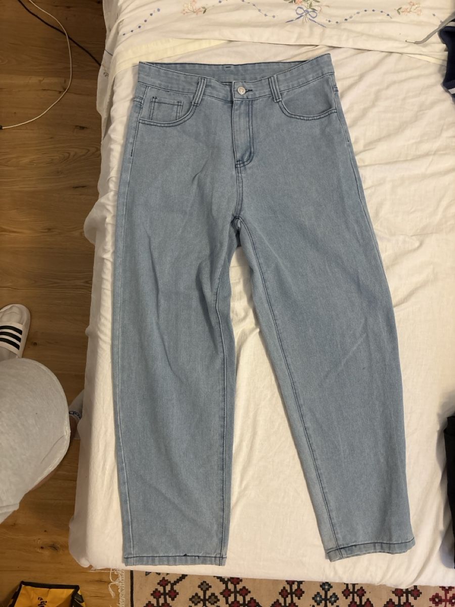 Jeans: Hellblaue Jeans Grösse S – Gebraucht aus Münchenstein von FlavioDe