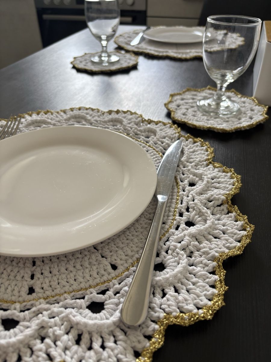 Set di tavolo e panche: Platzset/Tischunterlagen/Platzdeckchen/Häkeldecke – Nuovo (secondo la descrizione) da Grenchen venduto da mar_hhk8 1