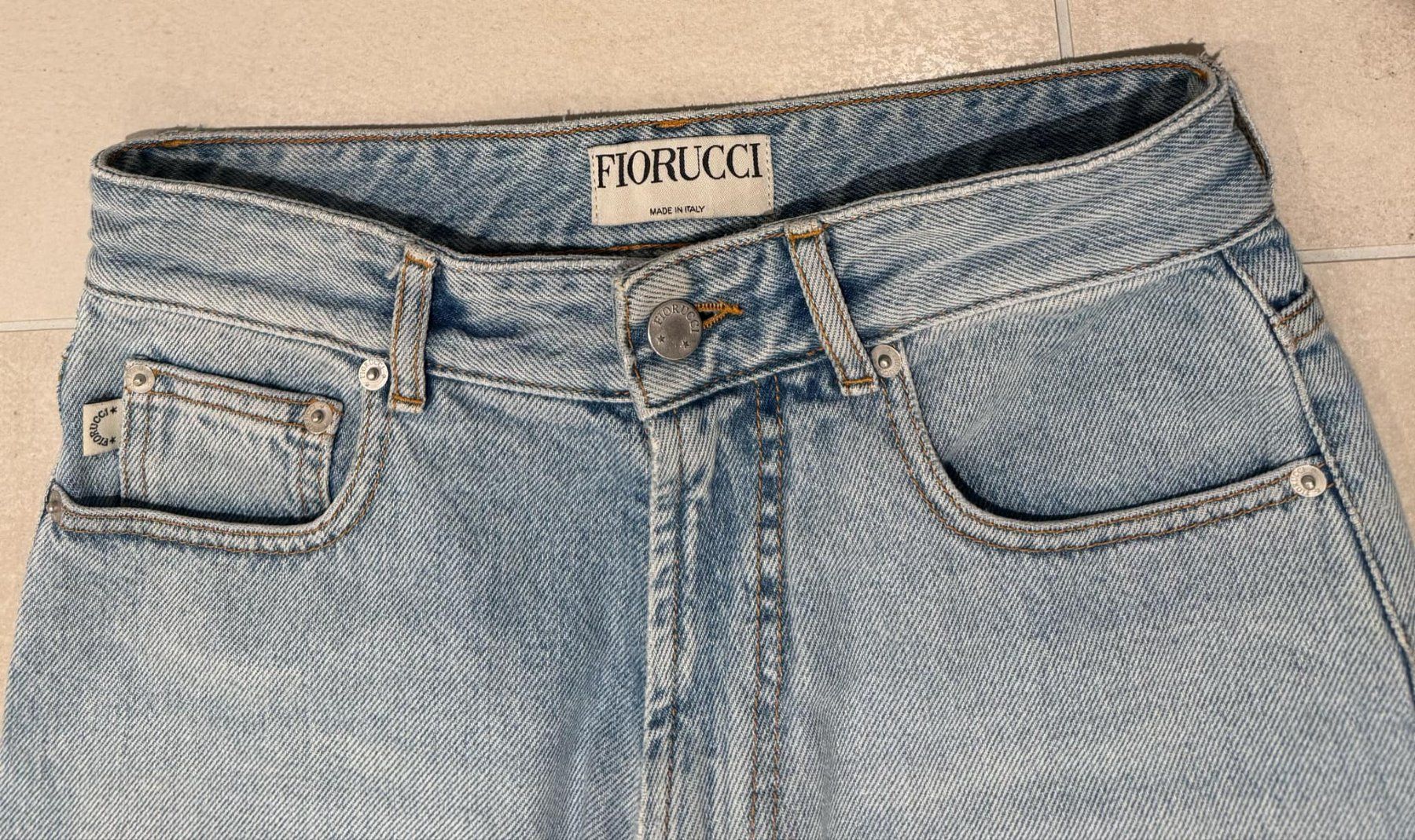 Fiorucci Jeans: FIORUCCI 80's Jeans US 28 / EU 38 – D'occasion à Claro par sof_pkm8 4