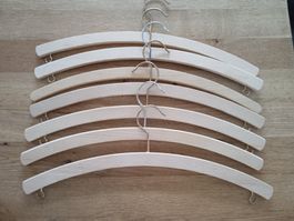 7 Holzkleiderbügel