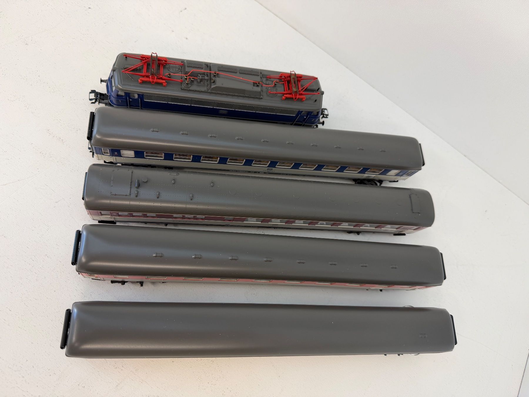Märklin Modelleisenbahnen: Märklin Schnellzugpackung "Pop-Farben" 26512 – Gebraucht aus Büsserach von ModellbahnDepot 7