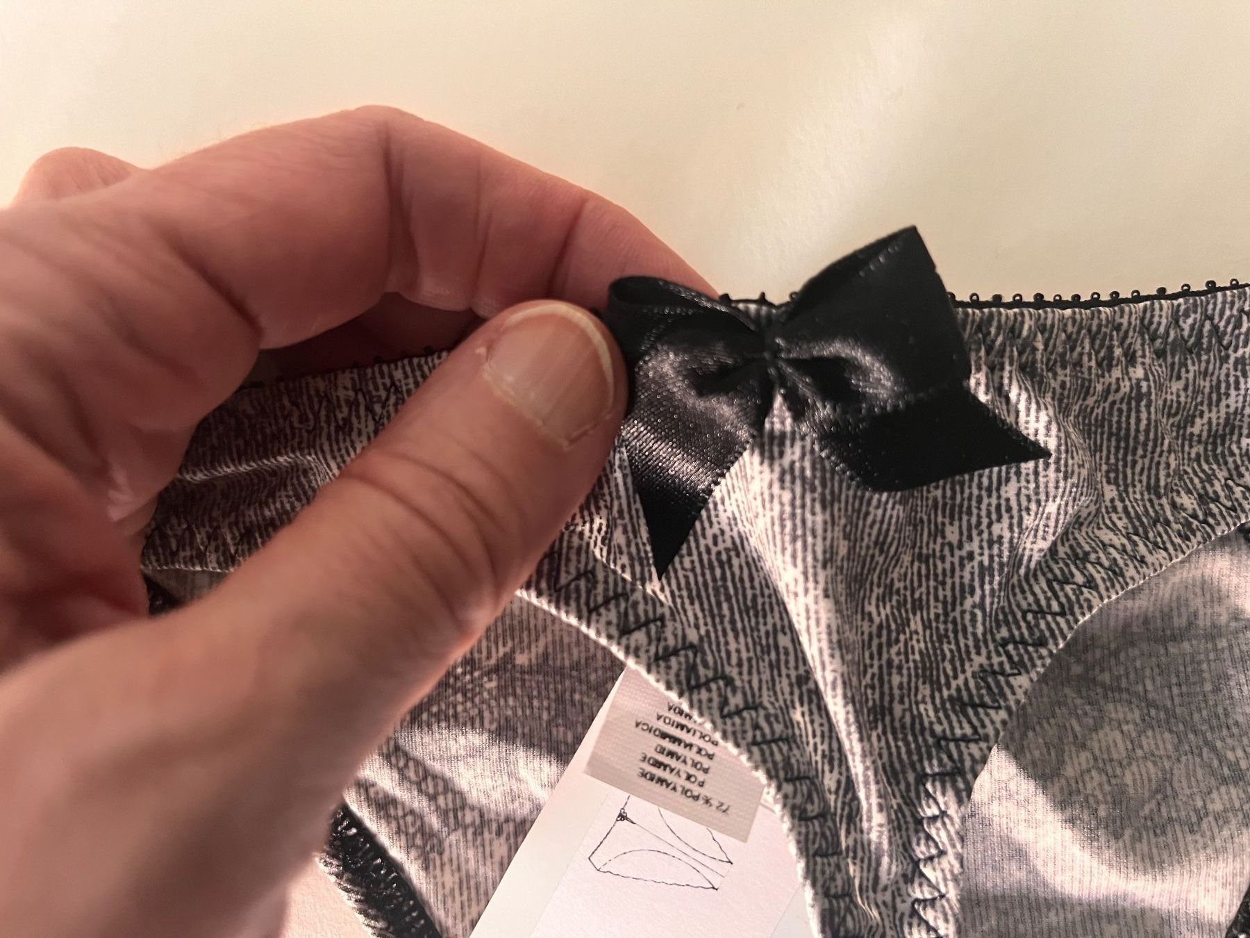 Sonstige Unterwäsche: ANTIGEL, String, Grösse 38, Farbe Grau – Neu und originalverpackt aus Rudolfstetten von gst_g7xl 3