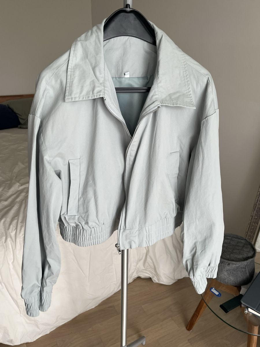 Lotti di vestiti: Cropped cargo jacket with skirt – Nuovo (secondo la descrizione) da Zürich venduto da olg_m6st 3