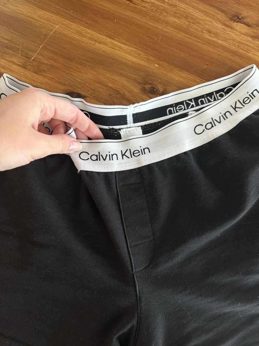 Calvin Klein Pantalons: Calvin Klein Lounge Shorts – D'occasion à Luzern par Itsclaire 1