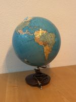 Beleuchteter Globus mit Holzfuss, gebrauchter Zustand