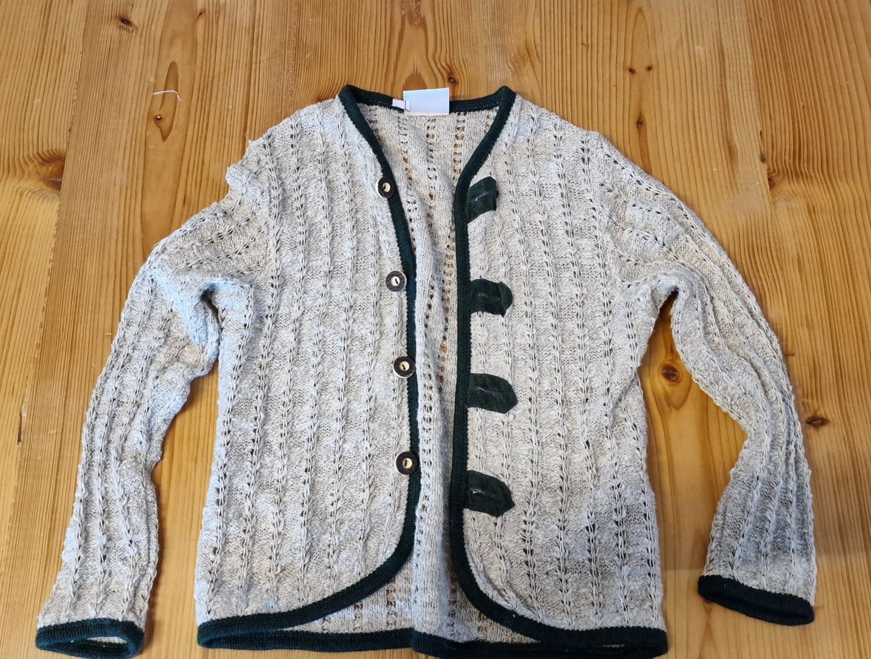 Pullover & Sweatshirts: Pullover Dirndl für Kinder Gr 110 – Neu und originalverpackt aus Chur von car_5clc