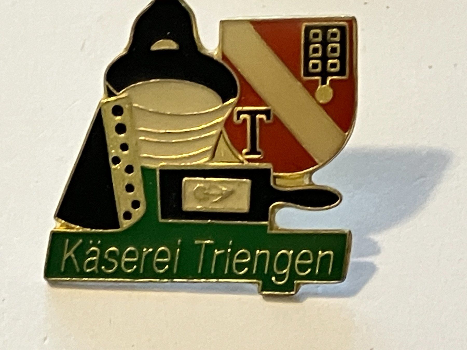 Placchette & Badge: 1 Pin Käserei Triengen – Usato da Basel venduto da djwwpp