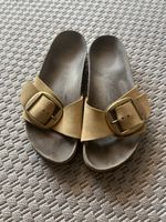 Birkenstock Sandalen braun/gelb getragen