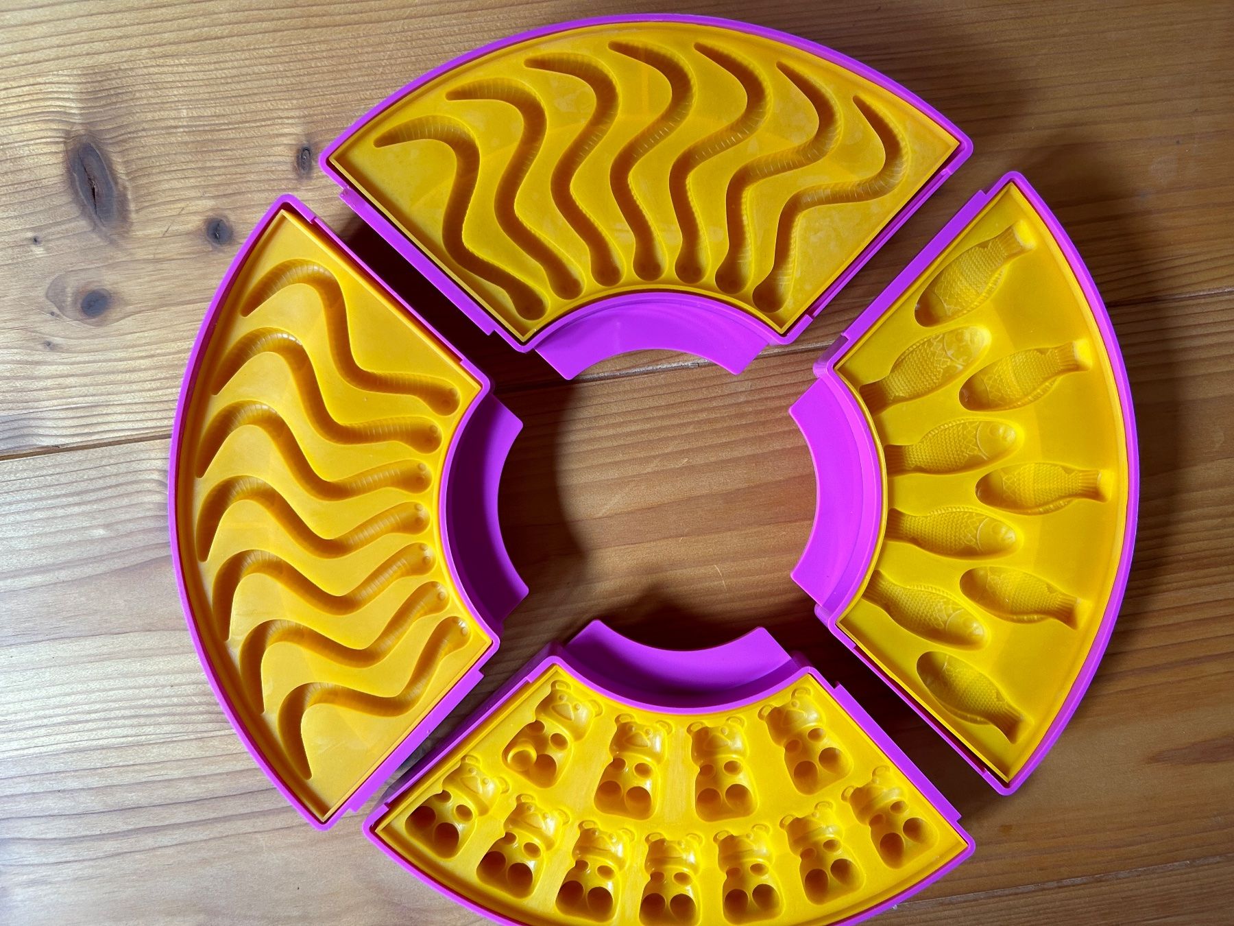 Elettrodomestici da cucina: Gummibärchen und Schokokonfekt Maker – Nuovo (secondo la descrizione) da Magden venduto da DorotheaKL 6