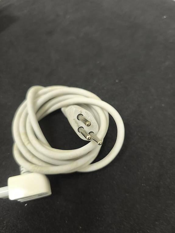 Apple Caricabatterie: 1× Apple Stromkabel mit Schweizer Stecker (1,8 m) – Usato da Binningen venduto da saviola01
