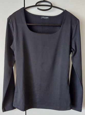 Schwarzes Langarmshirt, Grösse S/M, ideal für den Herbst!