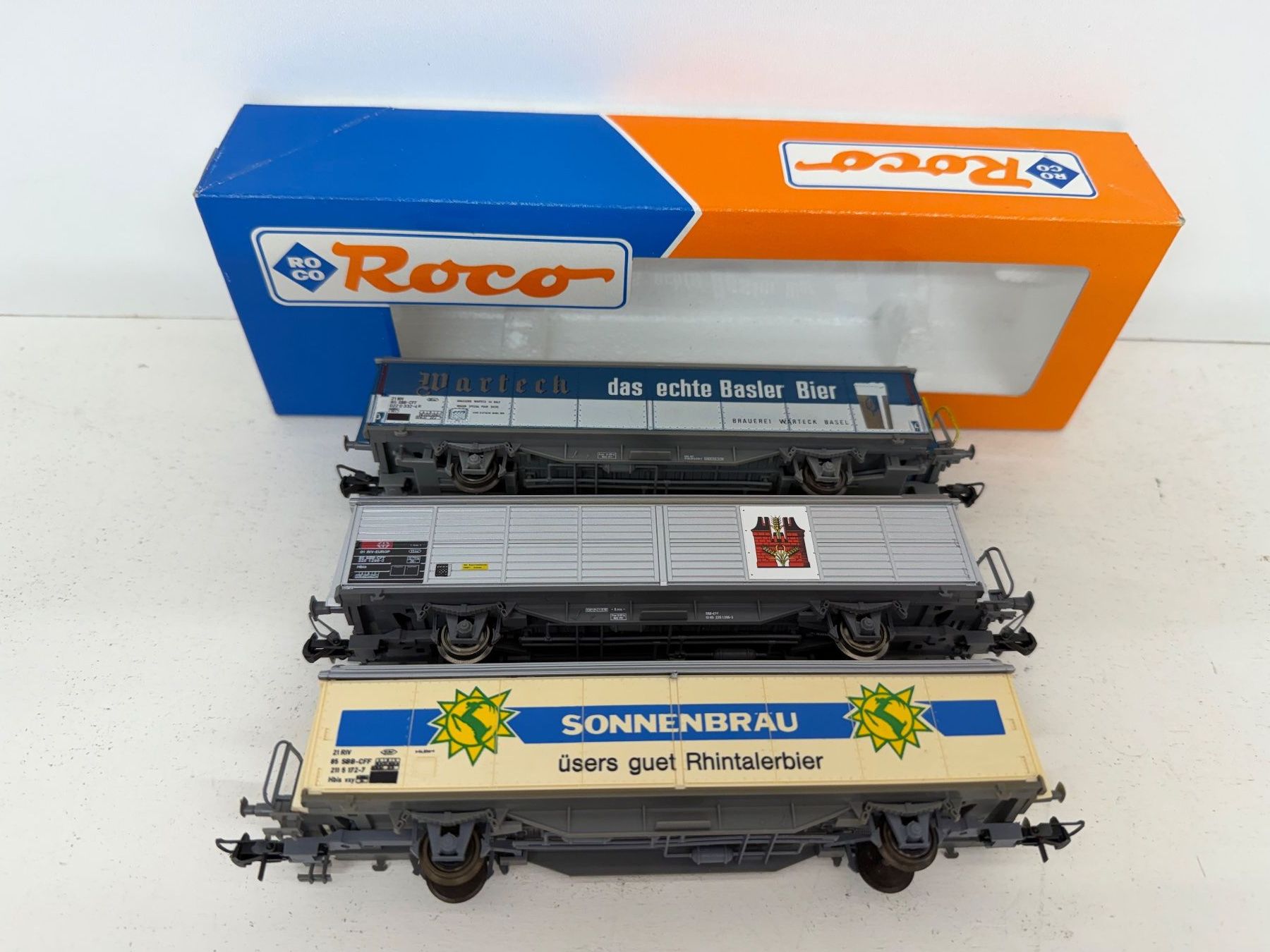 Roco Modellini di ferrovie: Roco  4036 +  46599 +  4340E Güterwagen Bier / Staiber / SBB – Usato da Büsserach venduto da ModellbahnDepot