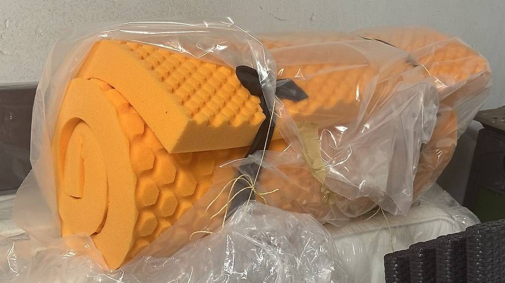 Matelas: Schaumstoffmatte / Topper – D'occasion à Basel par Ubud1 1