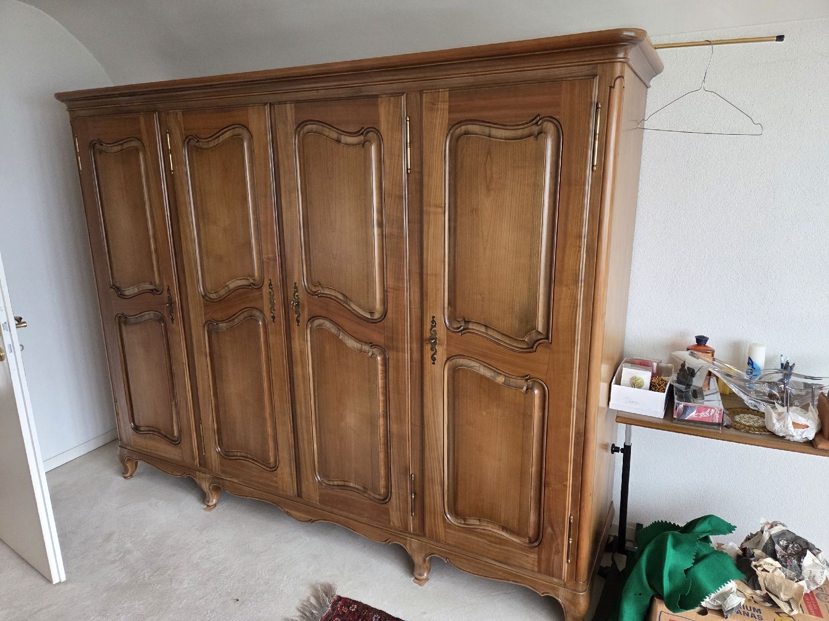 Guardaroba: Kleiderschrank – Usato da Wädenswil venduto da Greatstuff
