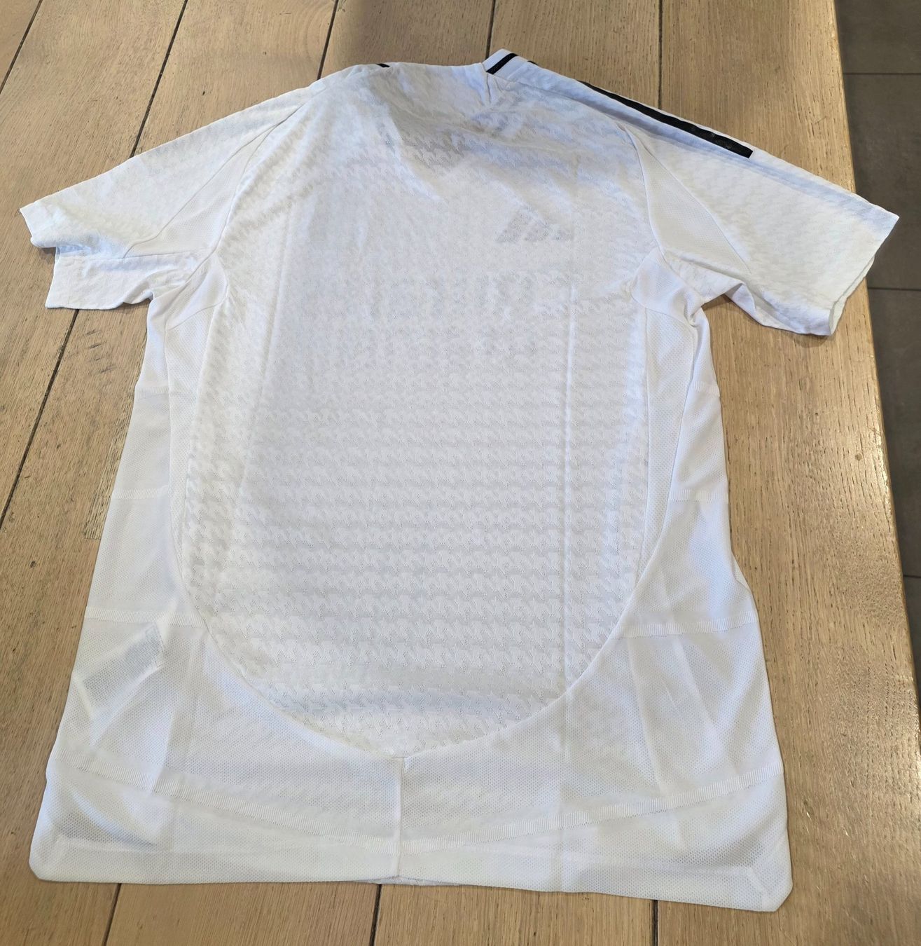 Adidas Canottiere & Pantaloni: Real Madrid adidas Herren Trikot, gr. M, neu, Gratisversand – Nuovo e nell'imballaggio originale da Lostorf venduto da Montymonk 1