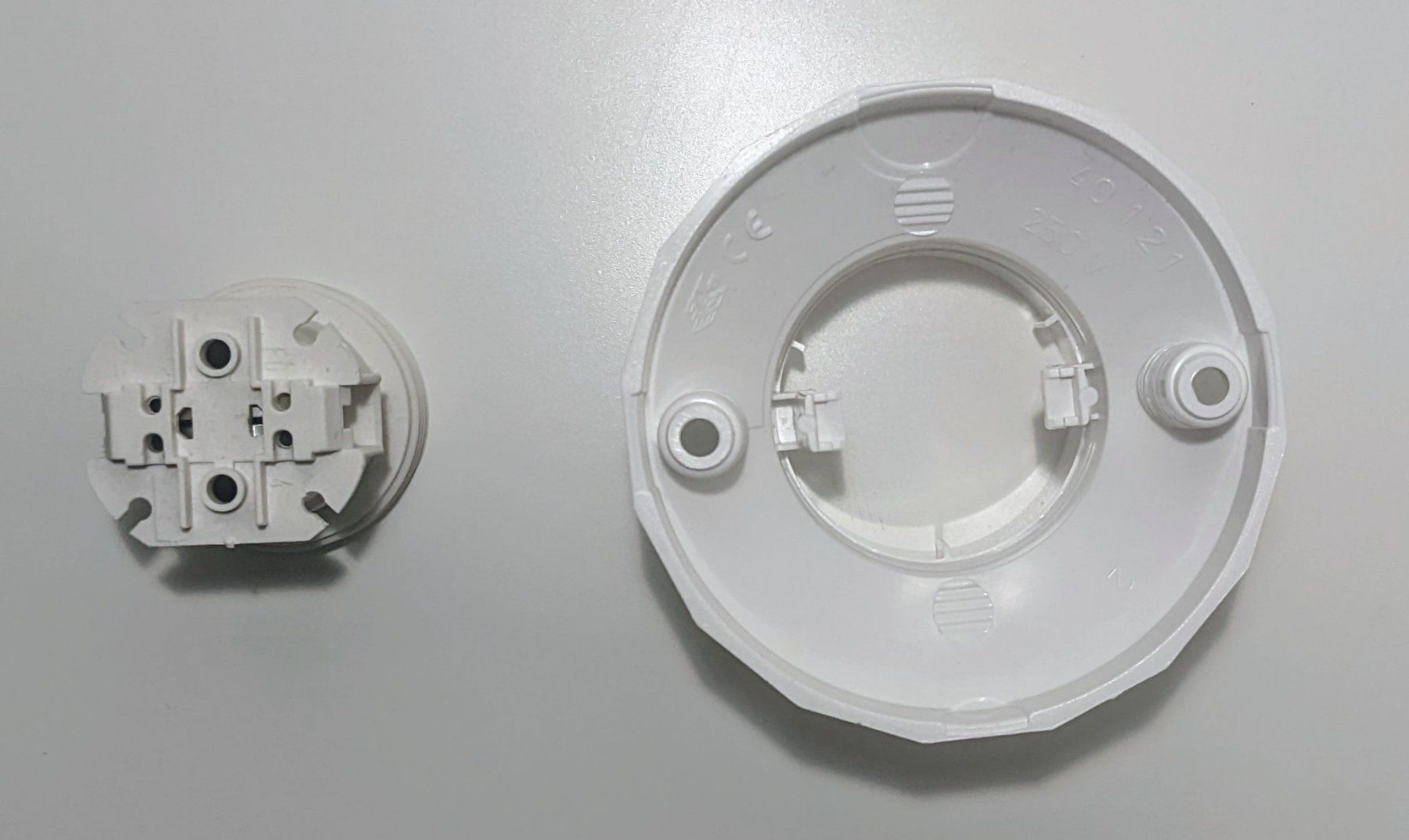 Lampadari & plafoniere: Douille de plafond E27, blanc – Usato da Adliswil venduto da hippophile 2