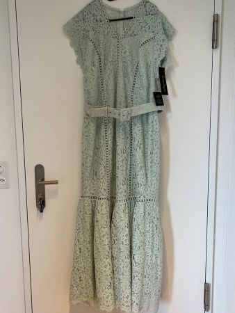 Kleid von Phase Eight - NEU