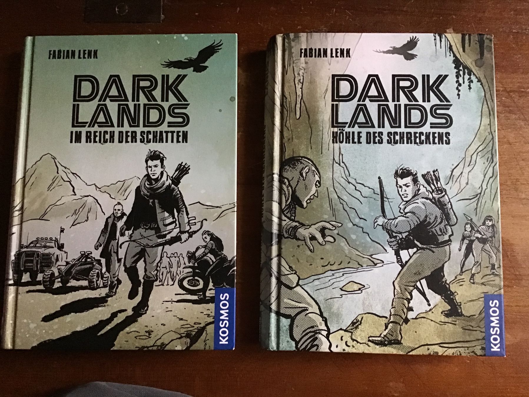 Libri: Dark Lands, 2 Bände, – Usato da Langrickenbach venduto da orangecircledance