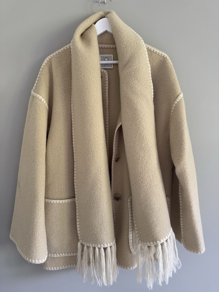 Totême Cappotti: Toteme Wool scarf caban coat – Usato da Collonge-Bellerive venduto da IFound5