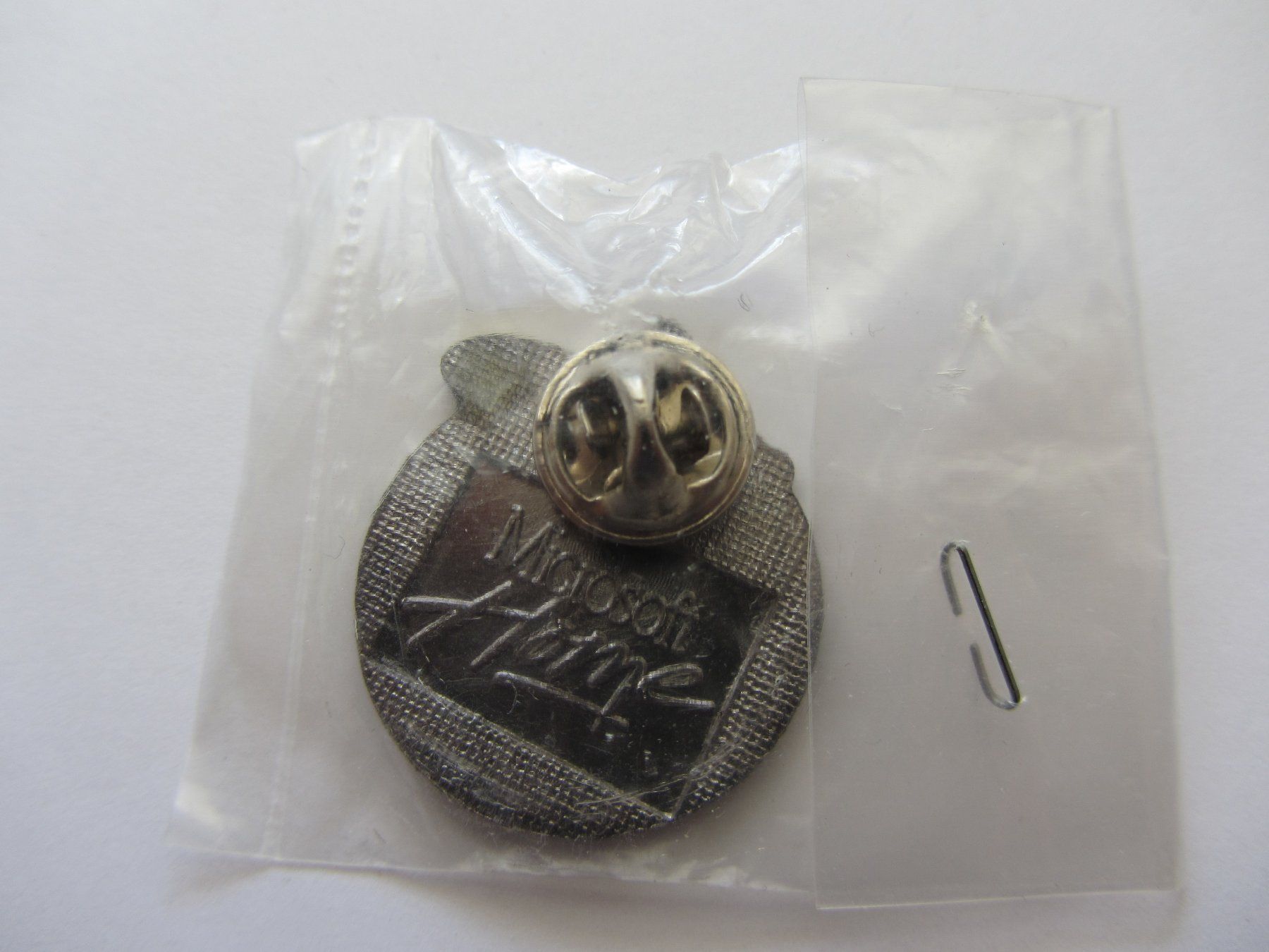 Placchette & Badge: Pin Microsoft Mc Zee – Nuovo e nell'imballaggio originale da Grüningen venduto da saya14 2