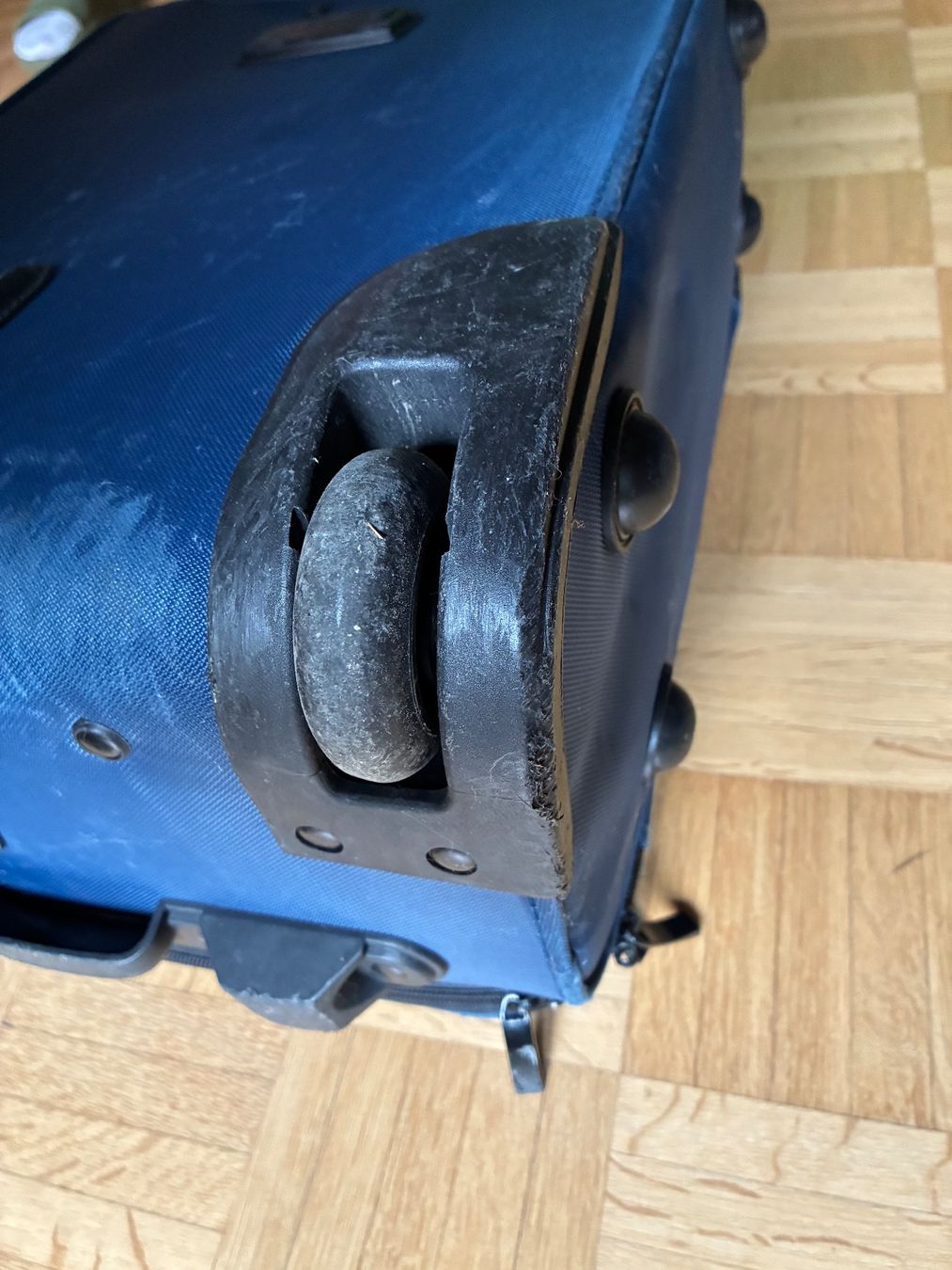 Valises de voyage: Rollkoffer 50x35x23cm – D'occasion à Bern par Lukas_Skywalker 4