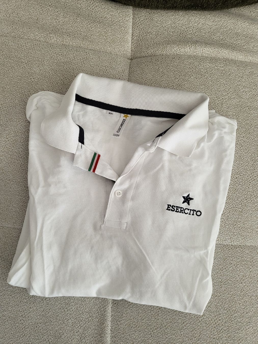 Polo-Shirts: Weisses Esercito Poloshirt, Grösse 3XL – Neu (gemäss Beschreibung) aus Bronschhofen von Vale_97