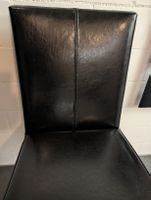 Schwarzer Stuhl mit Kunstlederbezug & Chromstahlfüsse