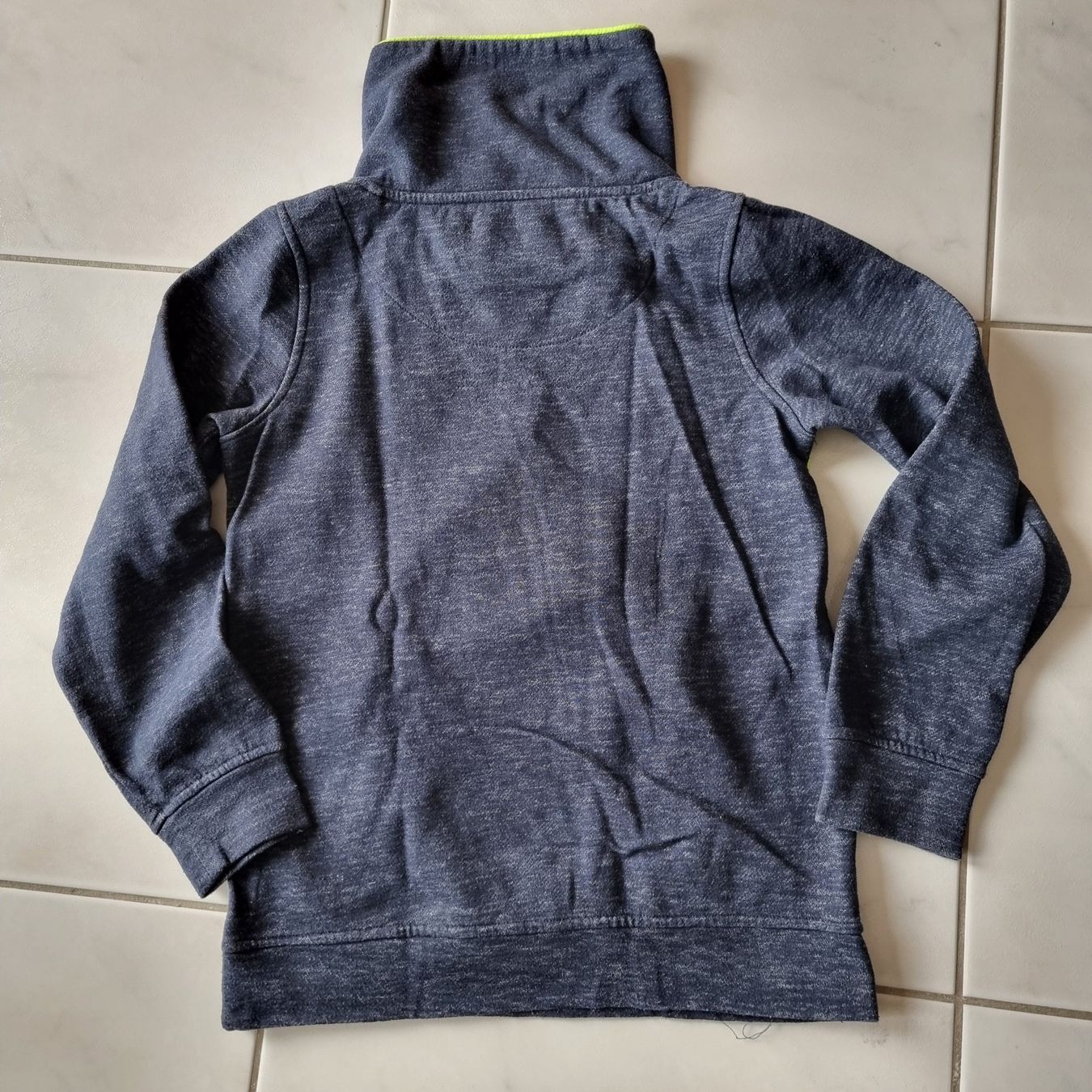 Pulls et sweat-shirts: Toller Pullover für coole Jungs Gr. 146/152 – D'occasion à Arth par Africa44 5