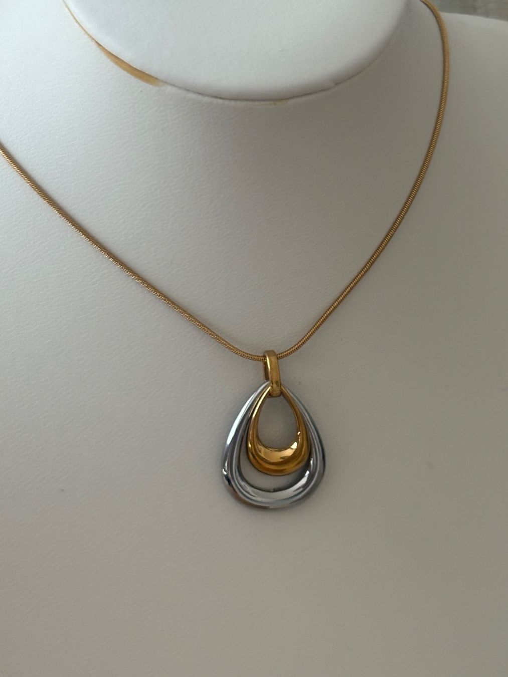 Colliers: Luxus Elegante Edelsthal Kette Farbe : Gold/Silber – Neuf (Voir description) à Biel-Bienne par Roserosse13 1
