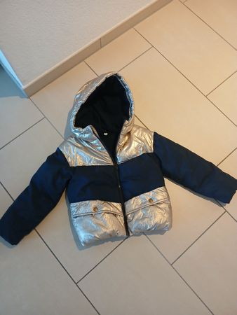 Schöne warme Winterjacke für 6Jahre