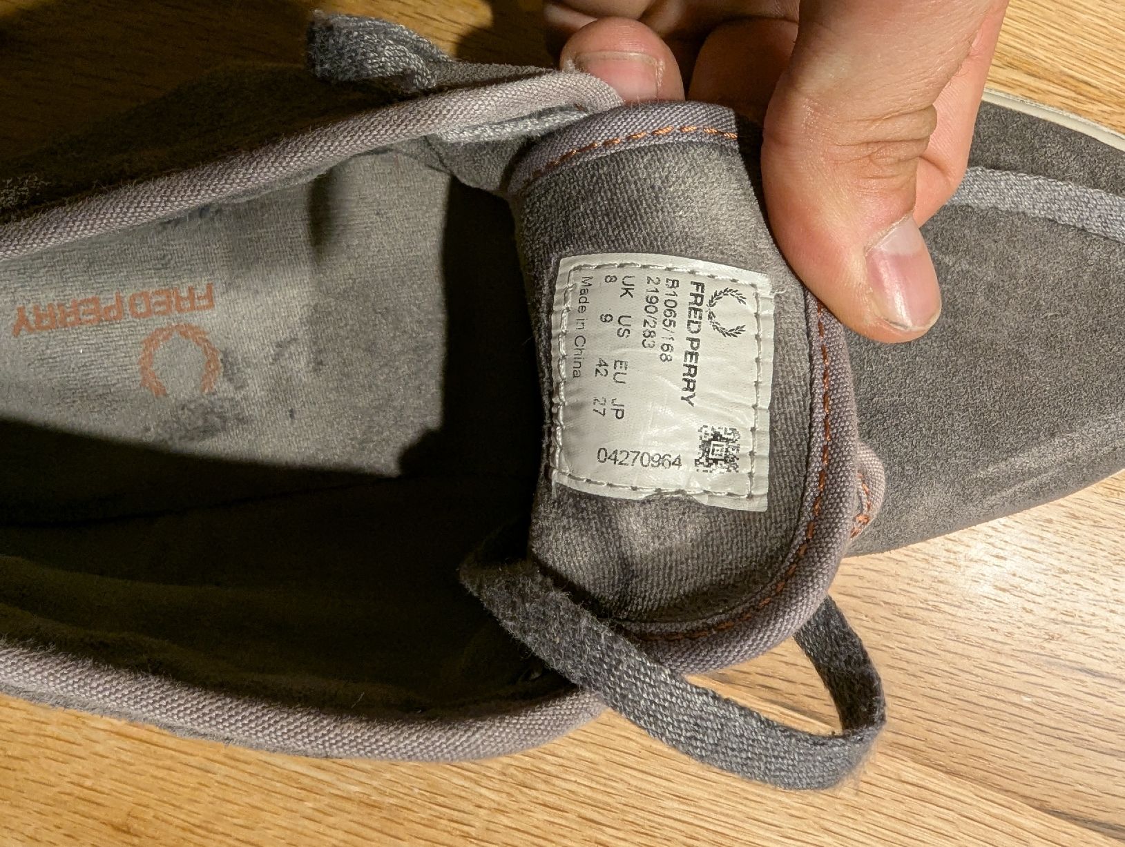 Fred Perry Scarpe da uomo: Fred Perry Sneaker Wildleder Grau Gr. 42 – Usato da Zürich venduto da Cobra75b 2