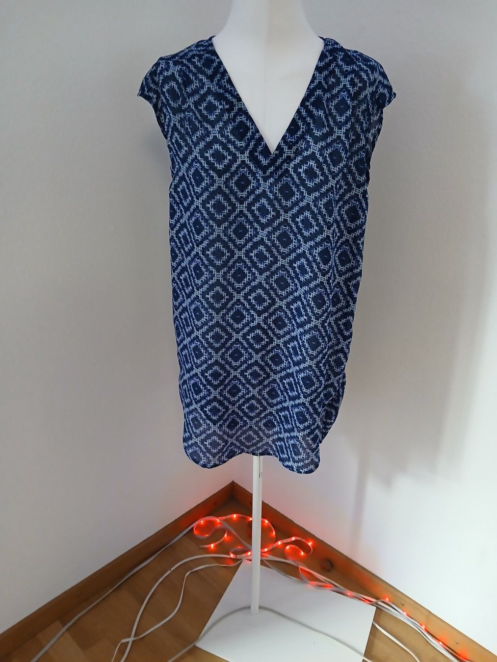 H&M Blusen: Sommerbluse blau gemustert Gr. 36 luftig angenehm chic – Gebraucht aus Glattbrugg von hap_8w8v