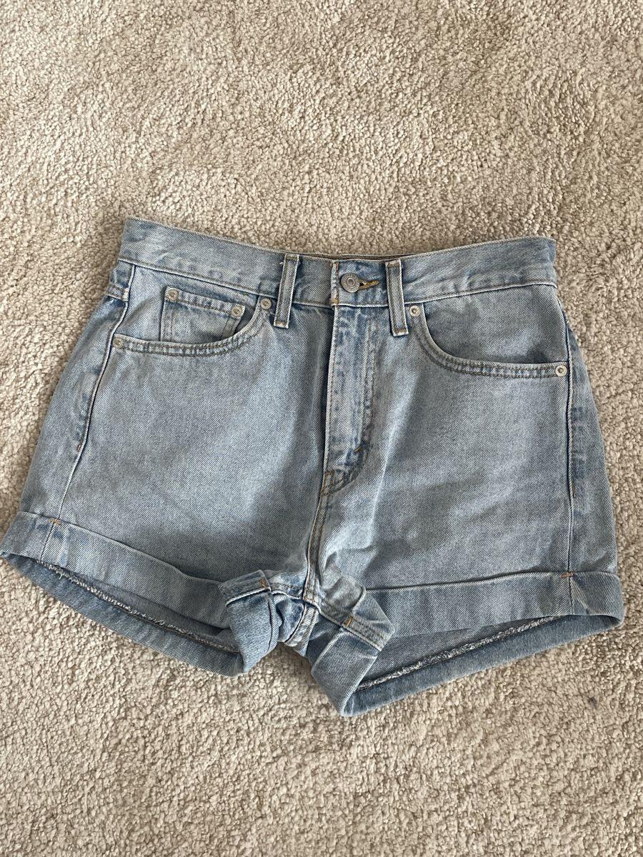 Levi's Pantalons: Levi’s Denim Shorts – D'occasion à Zürich par WeisserPlanet