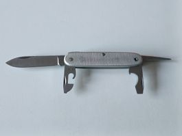 Super Couteau suisse Elsener Schwyz 71 armée suisse