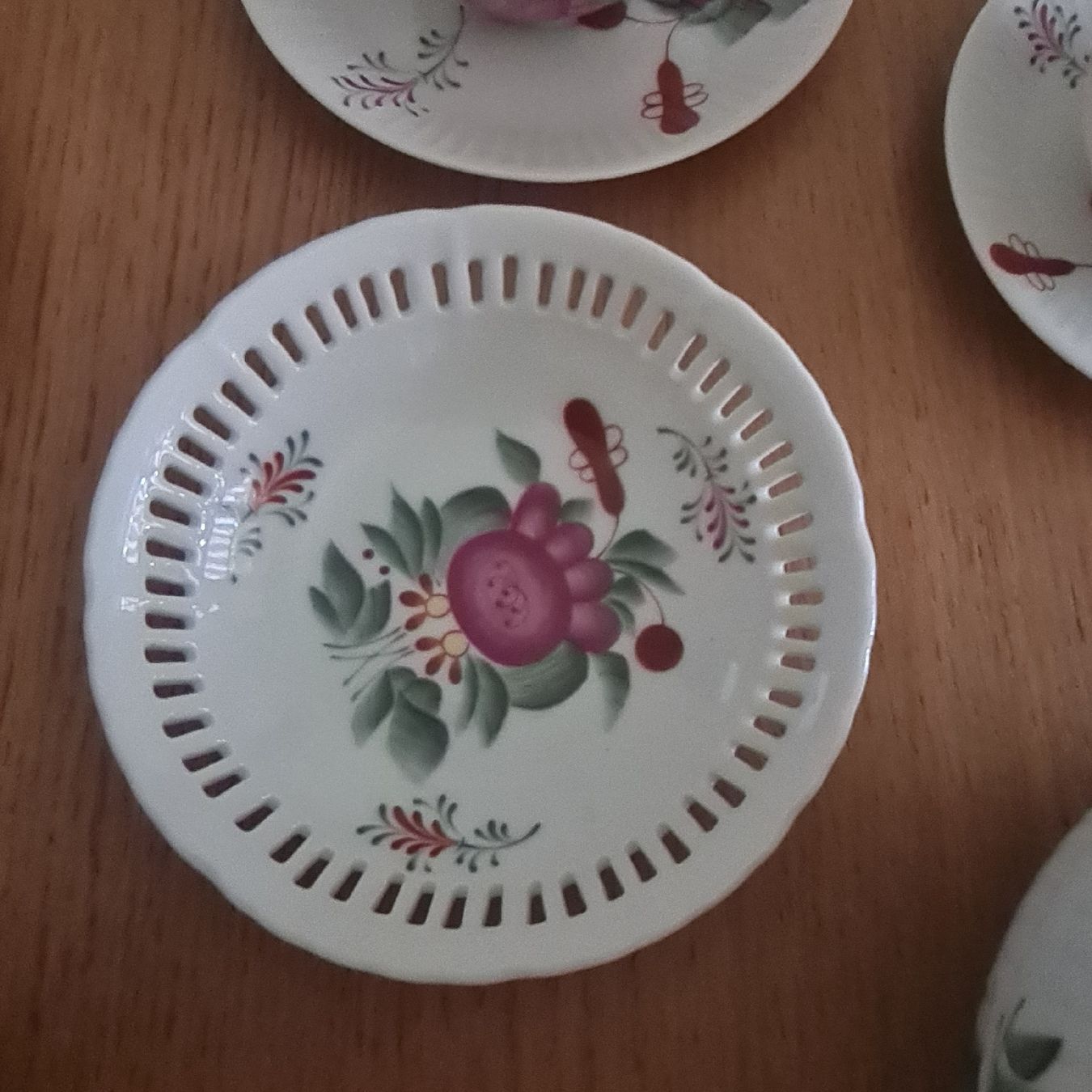 Set di piatti: Teeservice Ostfriesland  – Usato da Basel venduto da Piscosour01 3